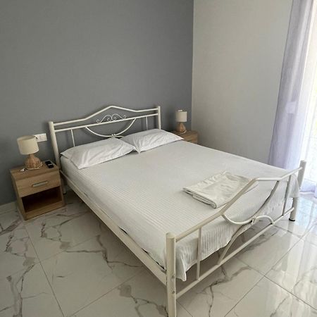 Antonis Apartment パラリア・ディオニショウ 部屋 写真